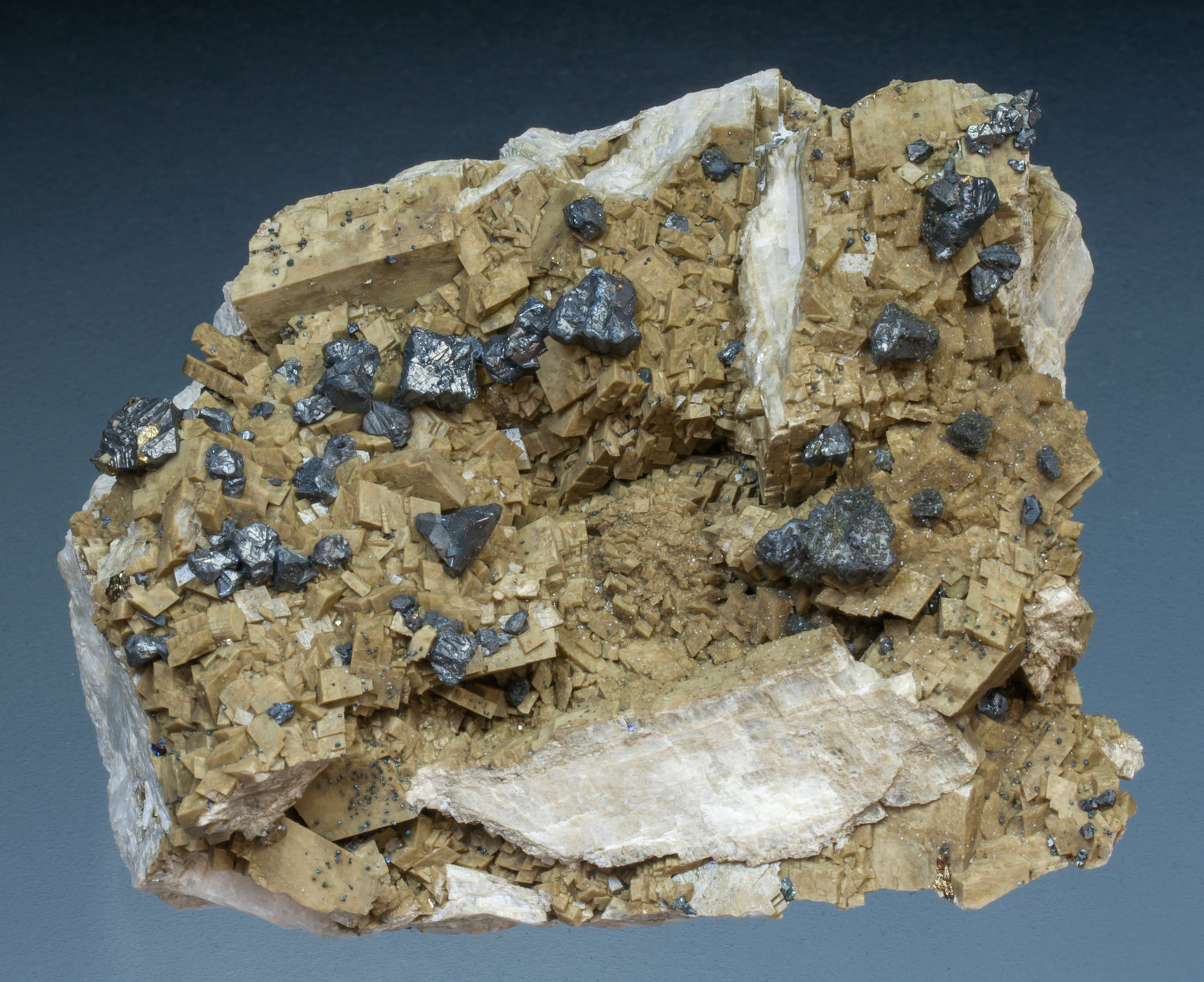 specimens/s_imagesAJ7/Chalcopyrite-NK36AJ7f.jpg