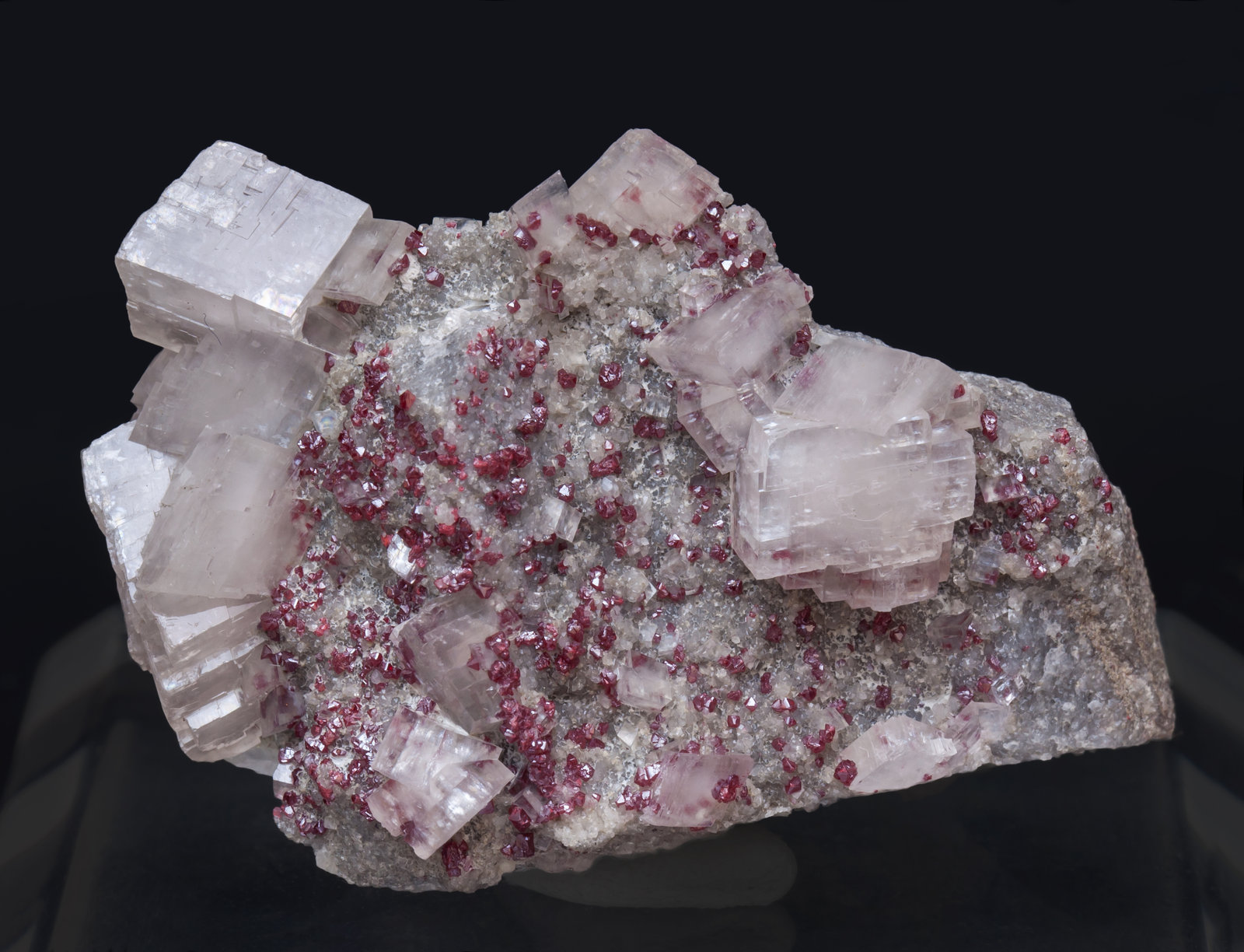 specimens/s_imagesAJ7/Dolomite-CF13AJ7f.jpg