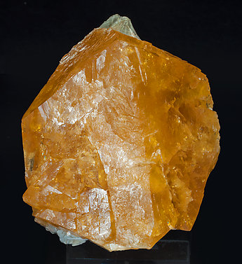 Scheelite with Muscovite. Side