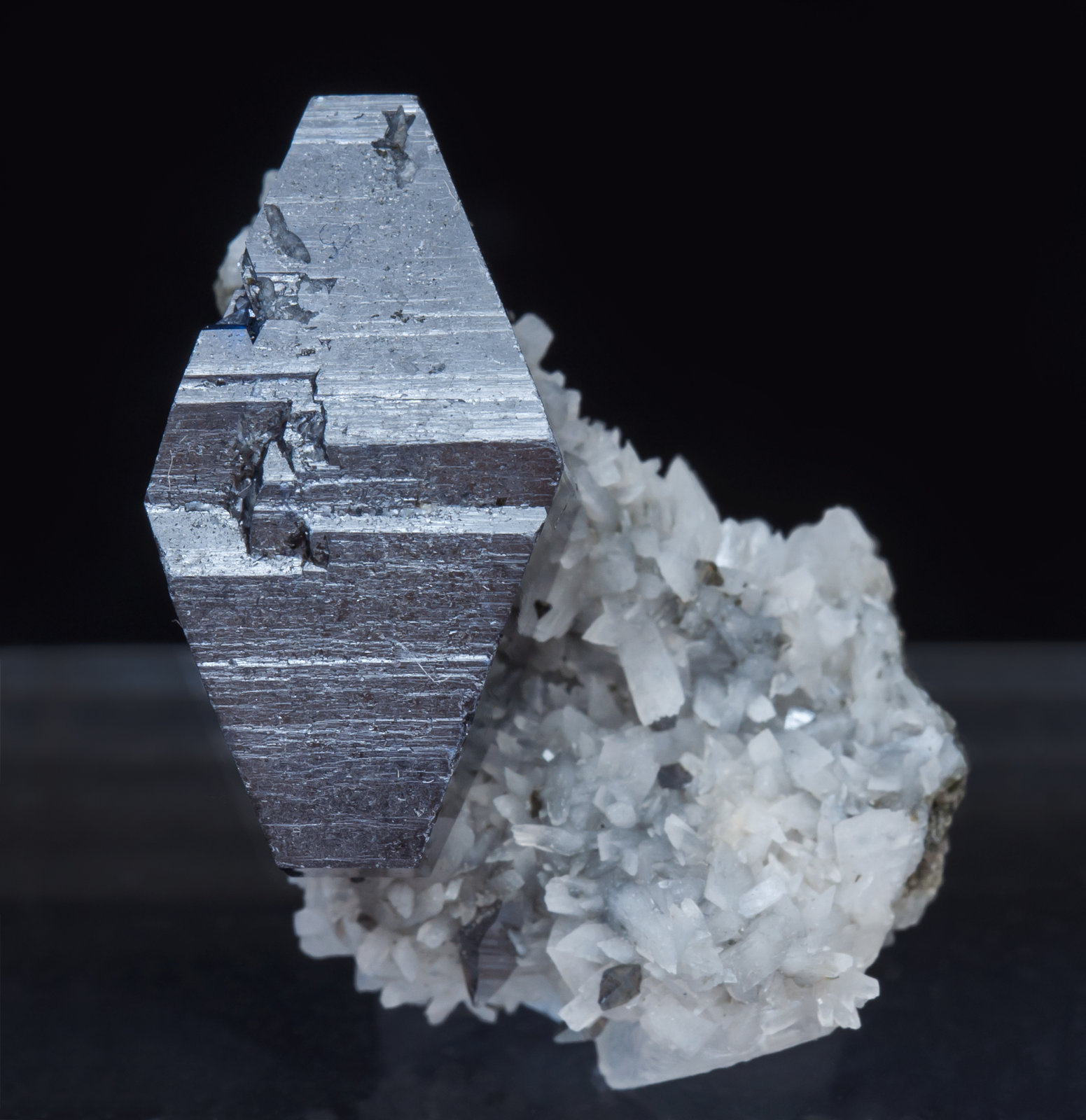 specimens/s_imagesAJ9/Anatase-NB96AJ9f.jpg