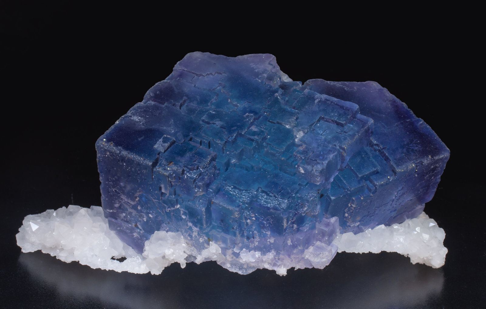 specimens/s_imagesAK0/Fluorite-NP92AK0f.jpg
