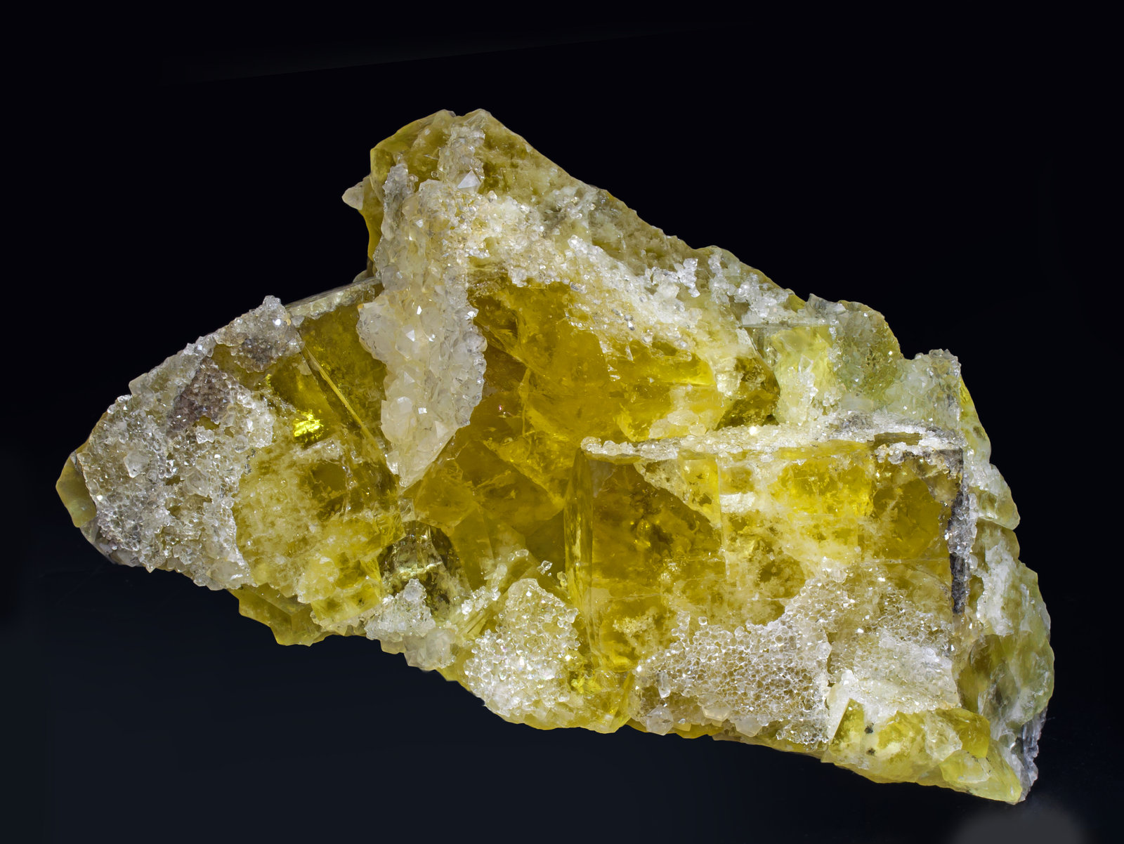 specimens/s_imagesAK2/Fluorite-EB12AK2s.jpg