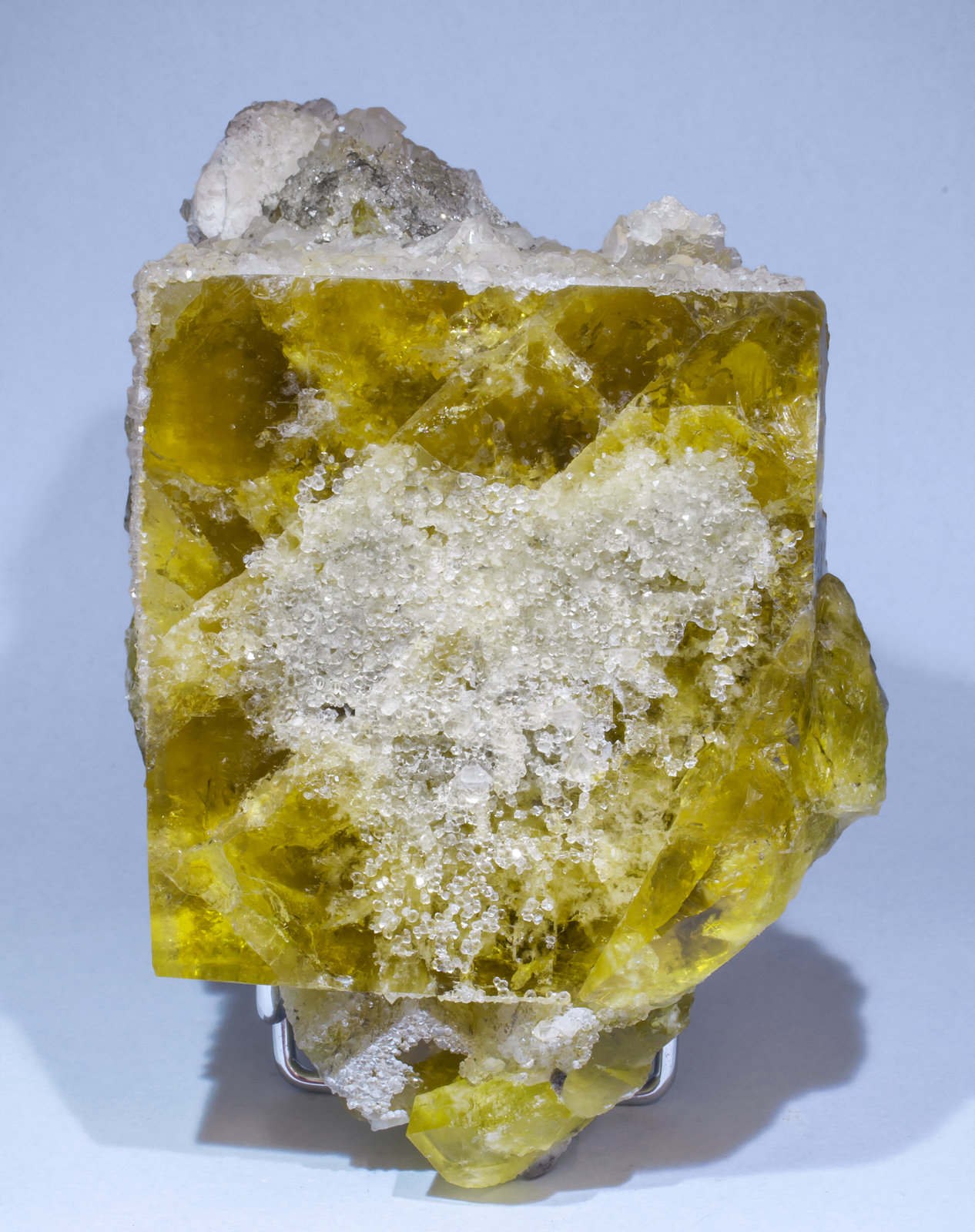 specimens/s_imagesAK2/Fluorite-EF96AK2f.jpg