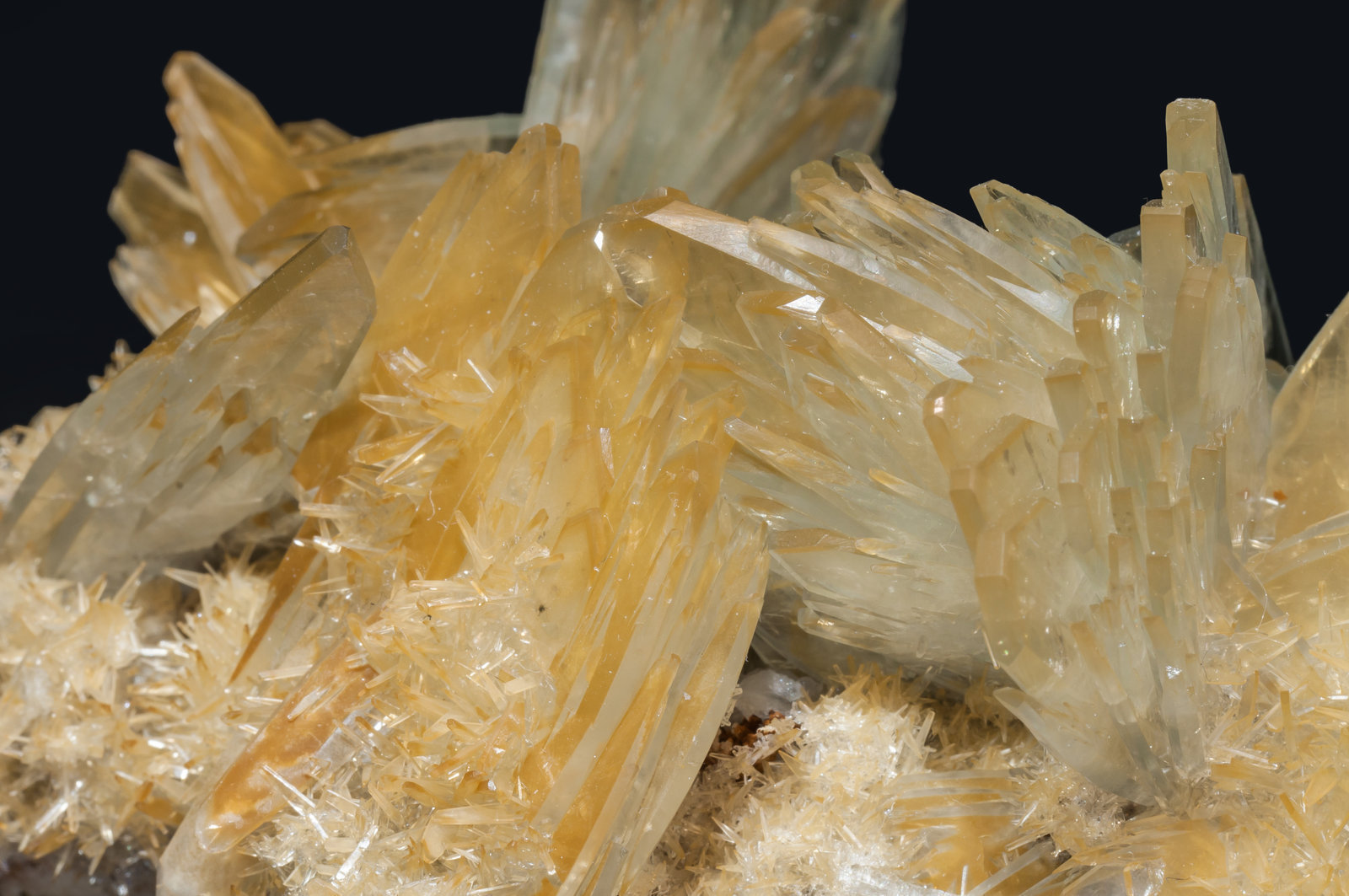 specimens/s_imagesAK4/Baryte-LB93AK4d1.jpg
