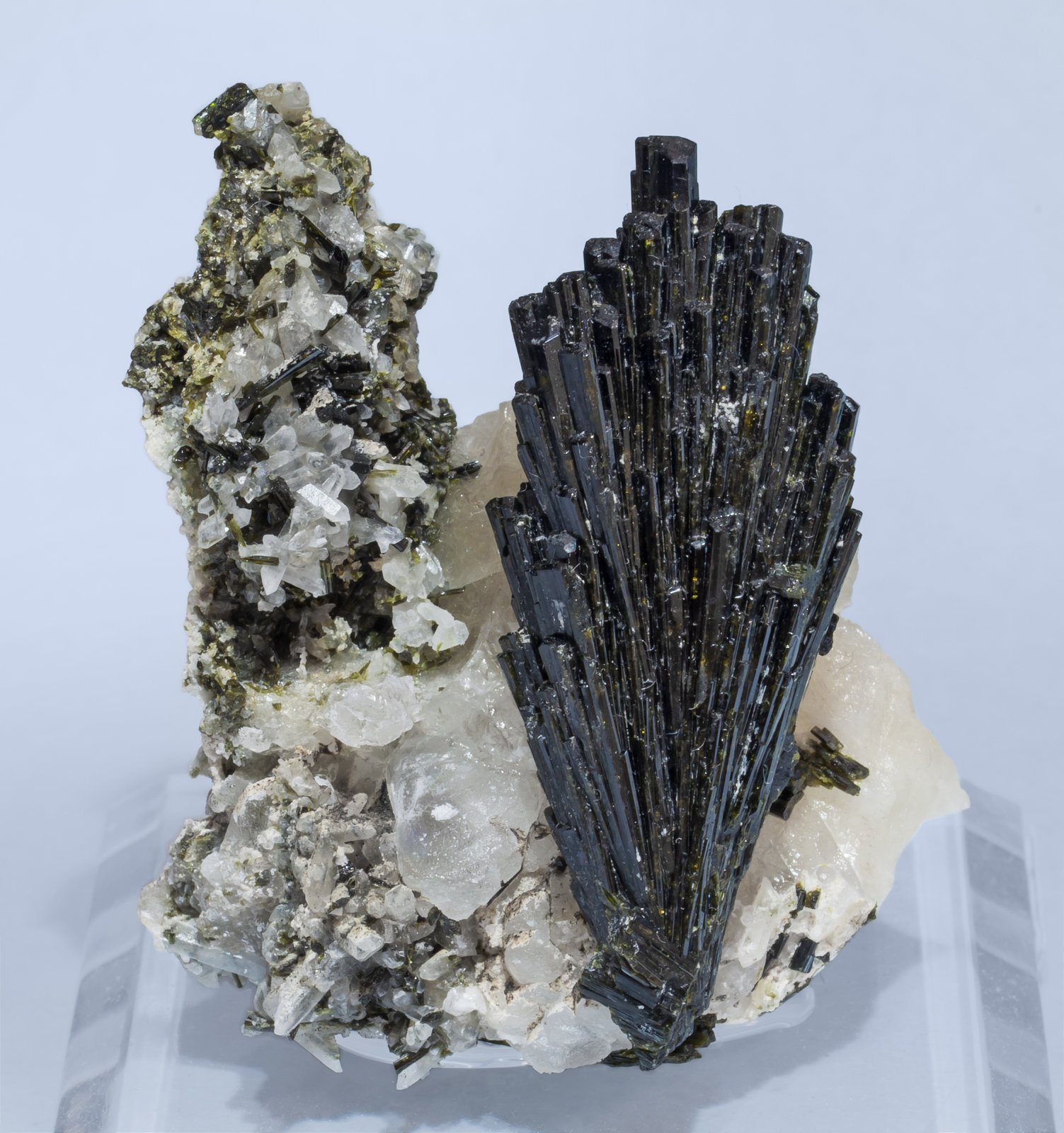 specimens/s_imagesAK4/Epidote-MA97AK4f.jpg