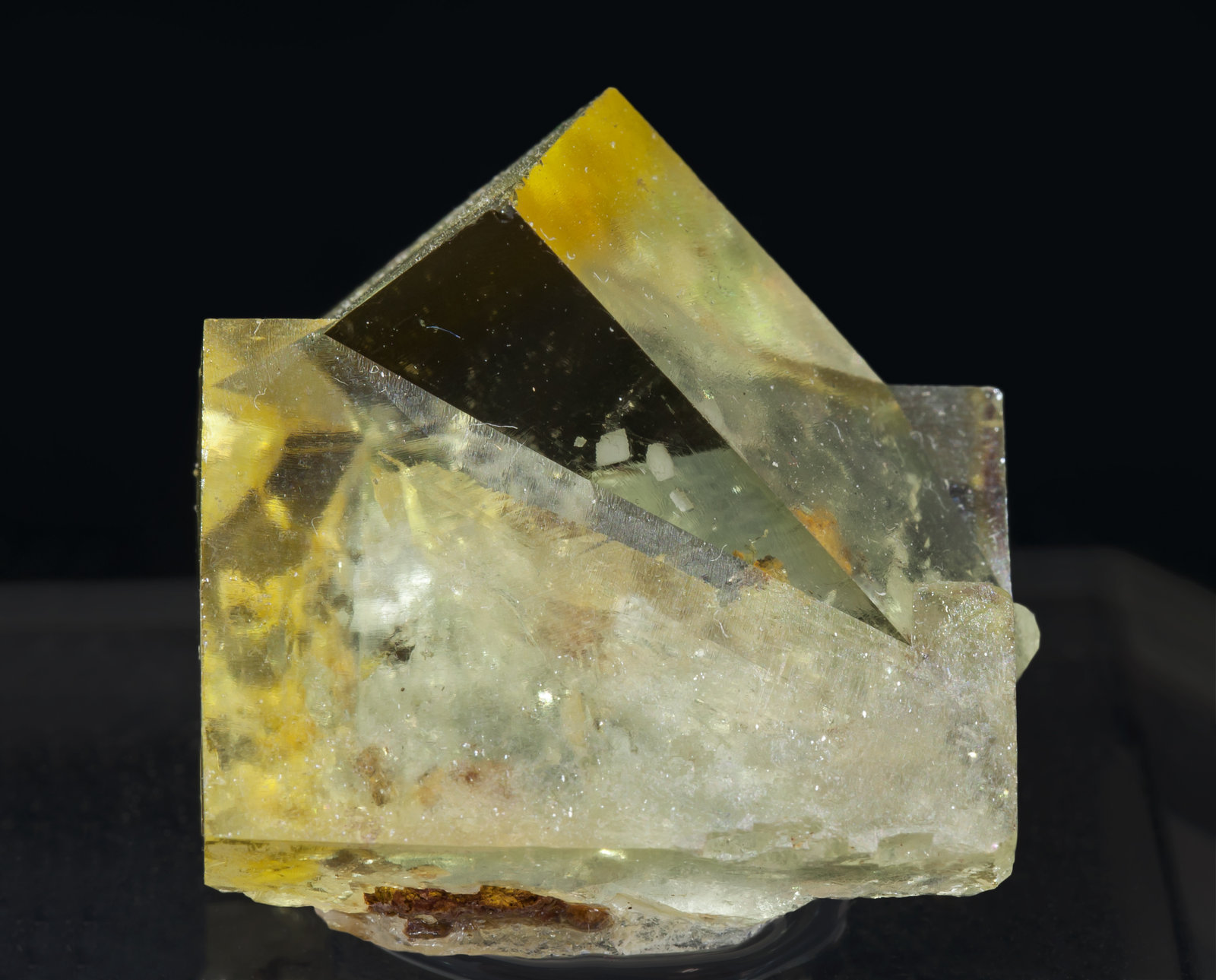 specimens/s_imagesAK4/Fluorite-LX47AK4f.jpg