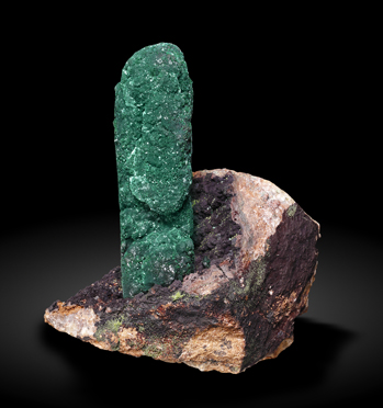 Malachite after Azurite. Side / Photo: Joaquim Calln