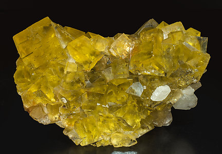 Fluorite with Calcite. Side