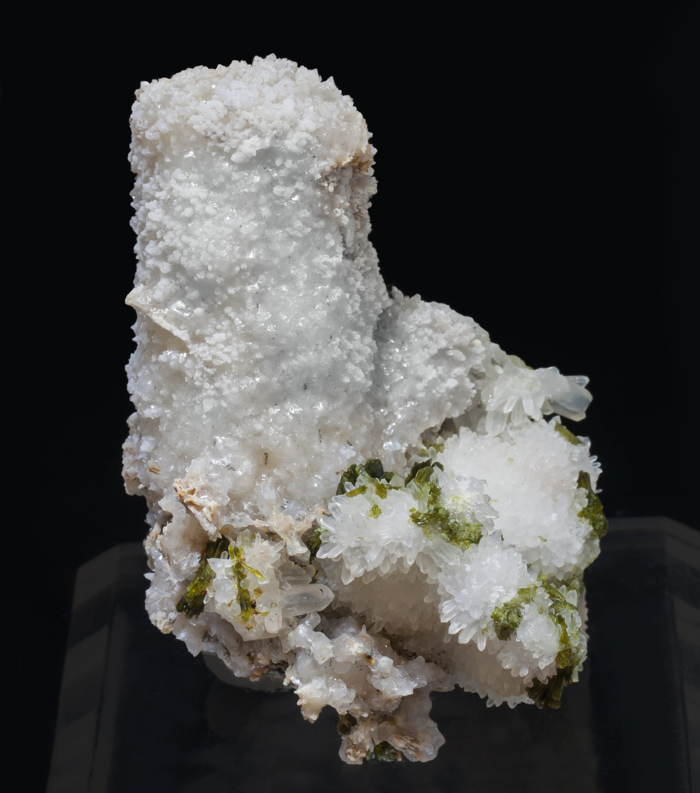 specimens/s_imagesAK6/Calcite-ML13AK6f.jpg