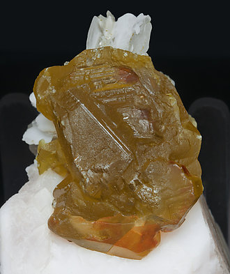 Sphalerite with Calcite. 