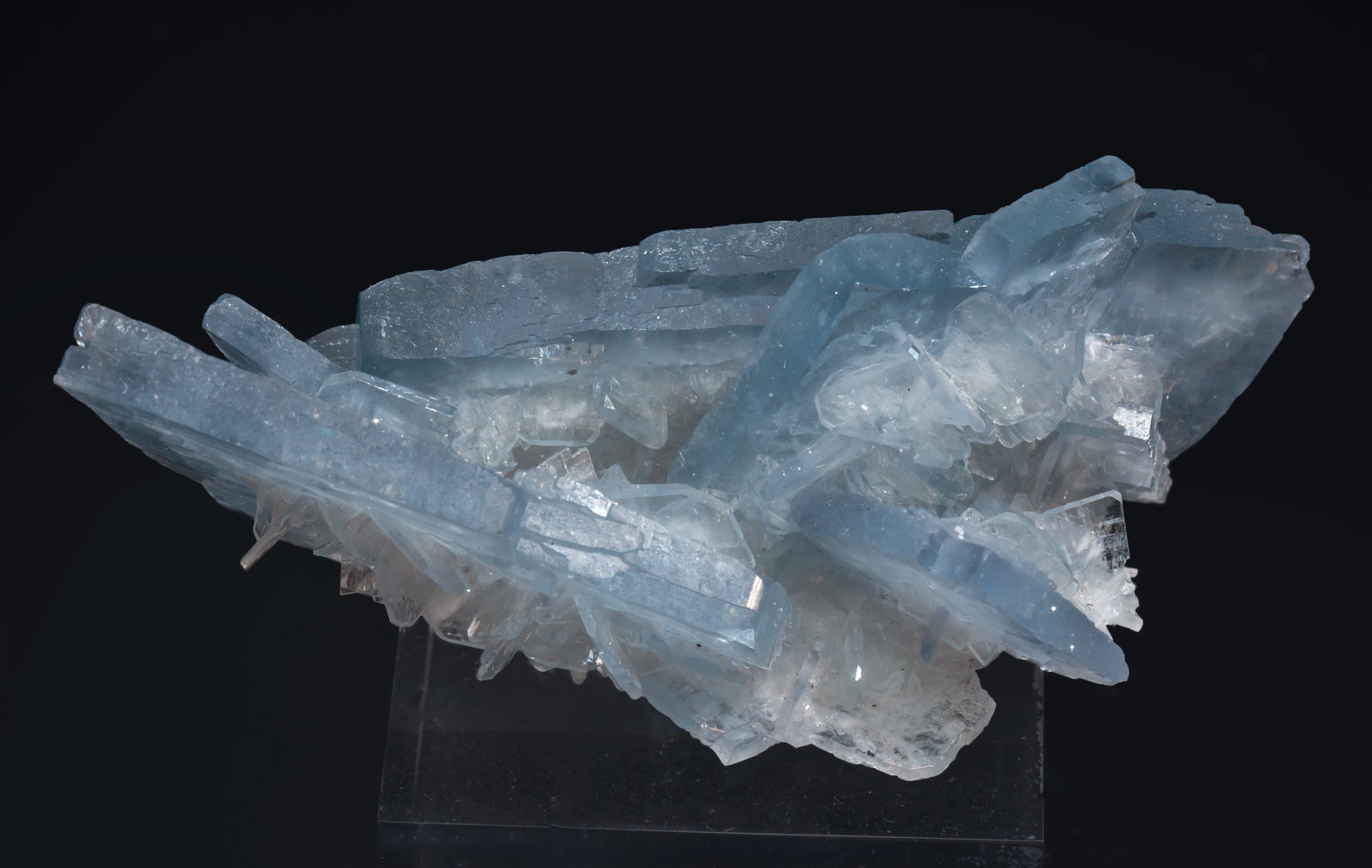 specimens/s_imagesAK8/Baryte-NM27AK8t.jpg