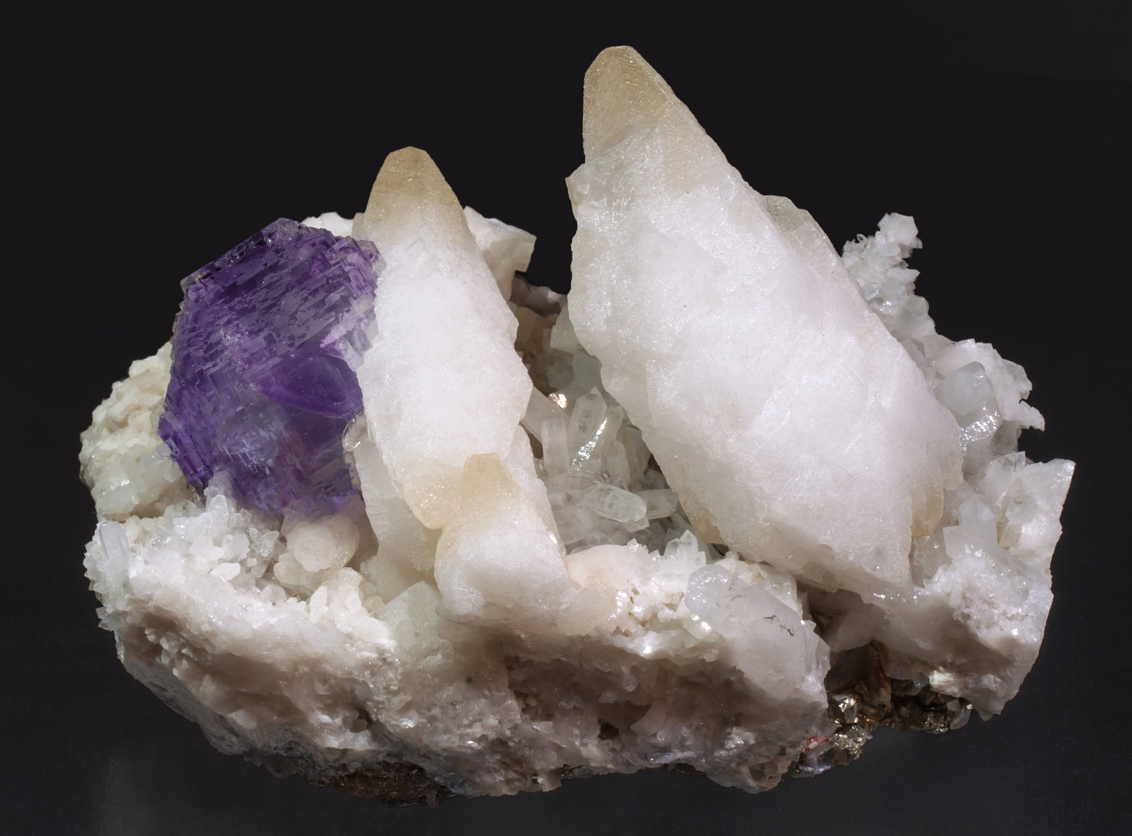 specimens/s_imagesAK8/Fluorite-EA89AK8f.jpg