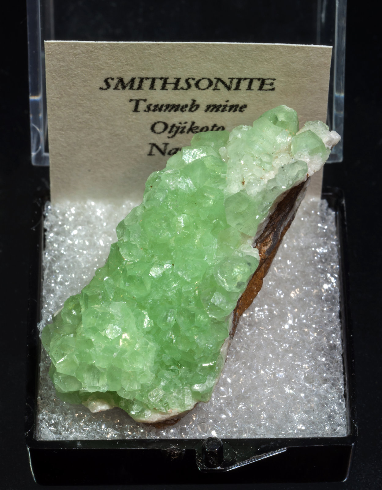 specimens/s_imagesAK8/Smithsonite-TD14AK8f1.jpg