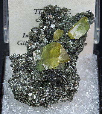 Titanite with Muscovite. 