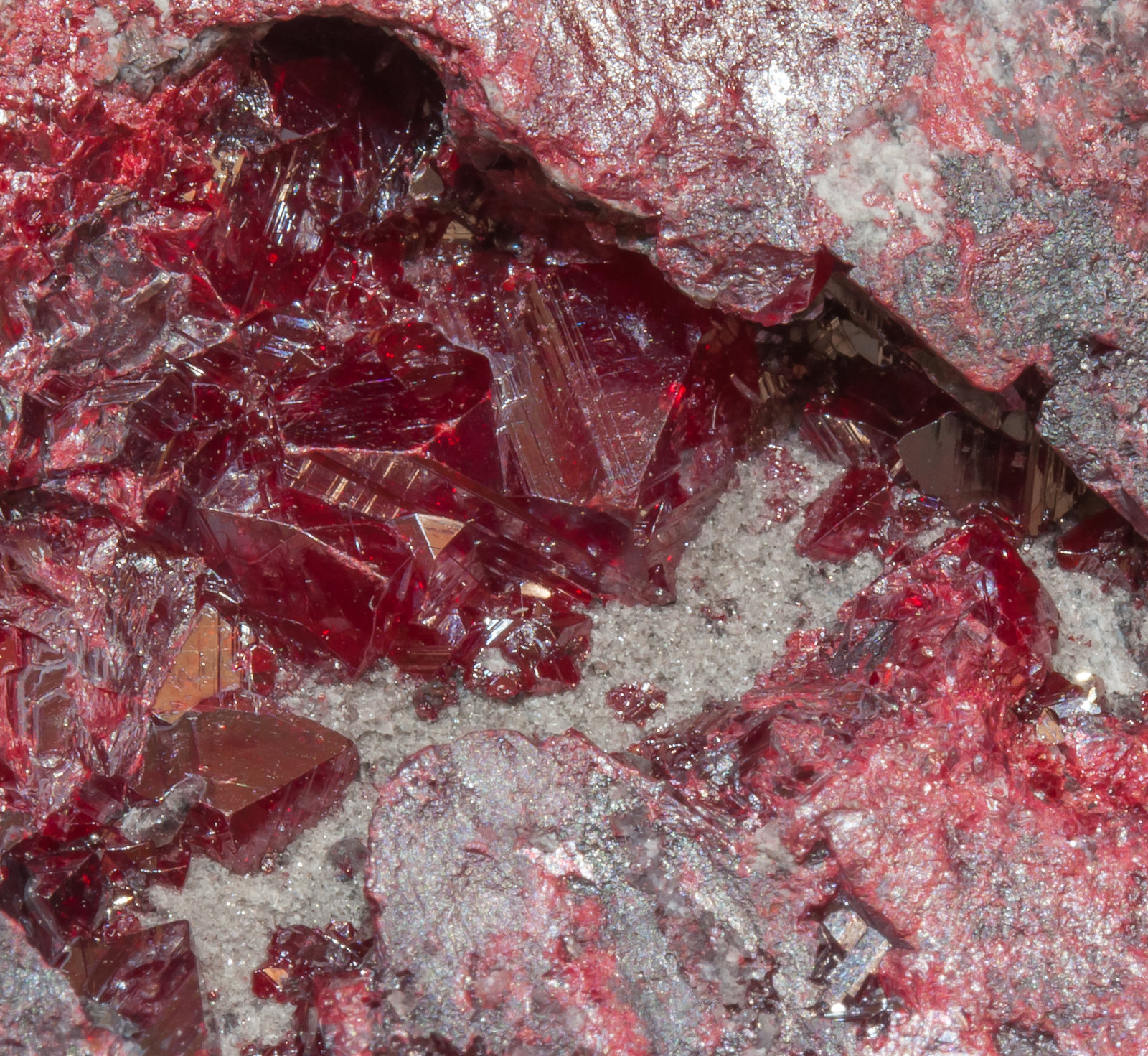 specimens/s_imagesAL0/Cinnabar-MA91AL0d1.jpg