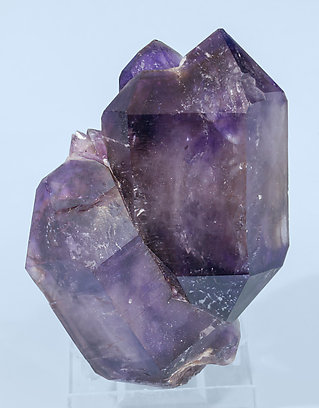 Quartz (variety amethyst) doubly terminated. Front