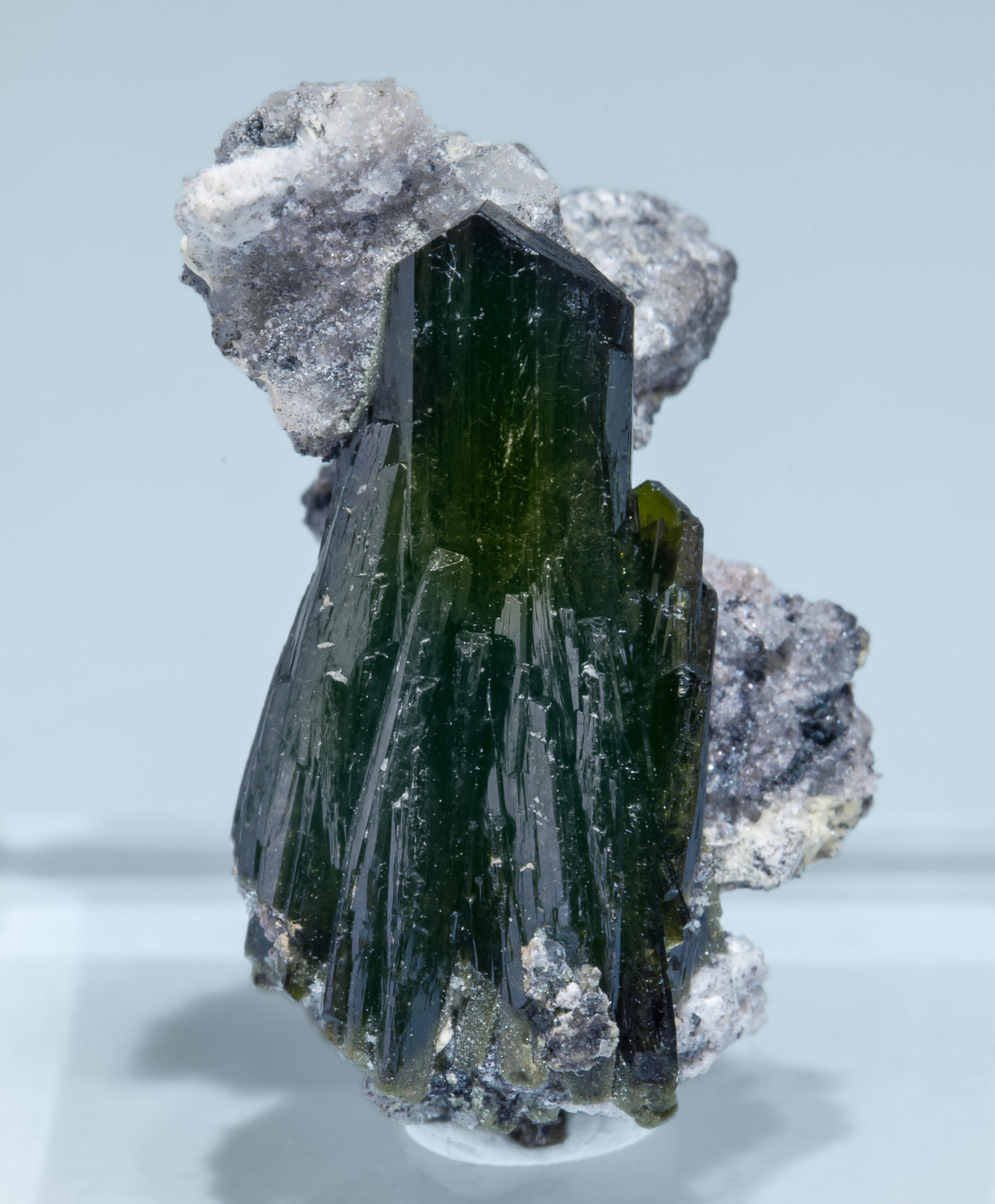 specimens/s_imagesAL2/Olivenite-TV99AL2f.jpg