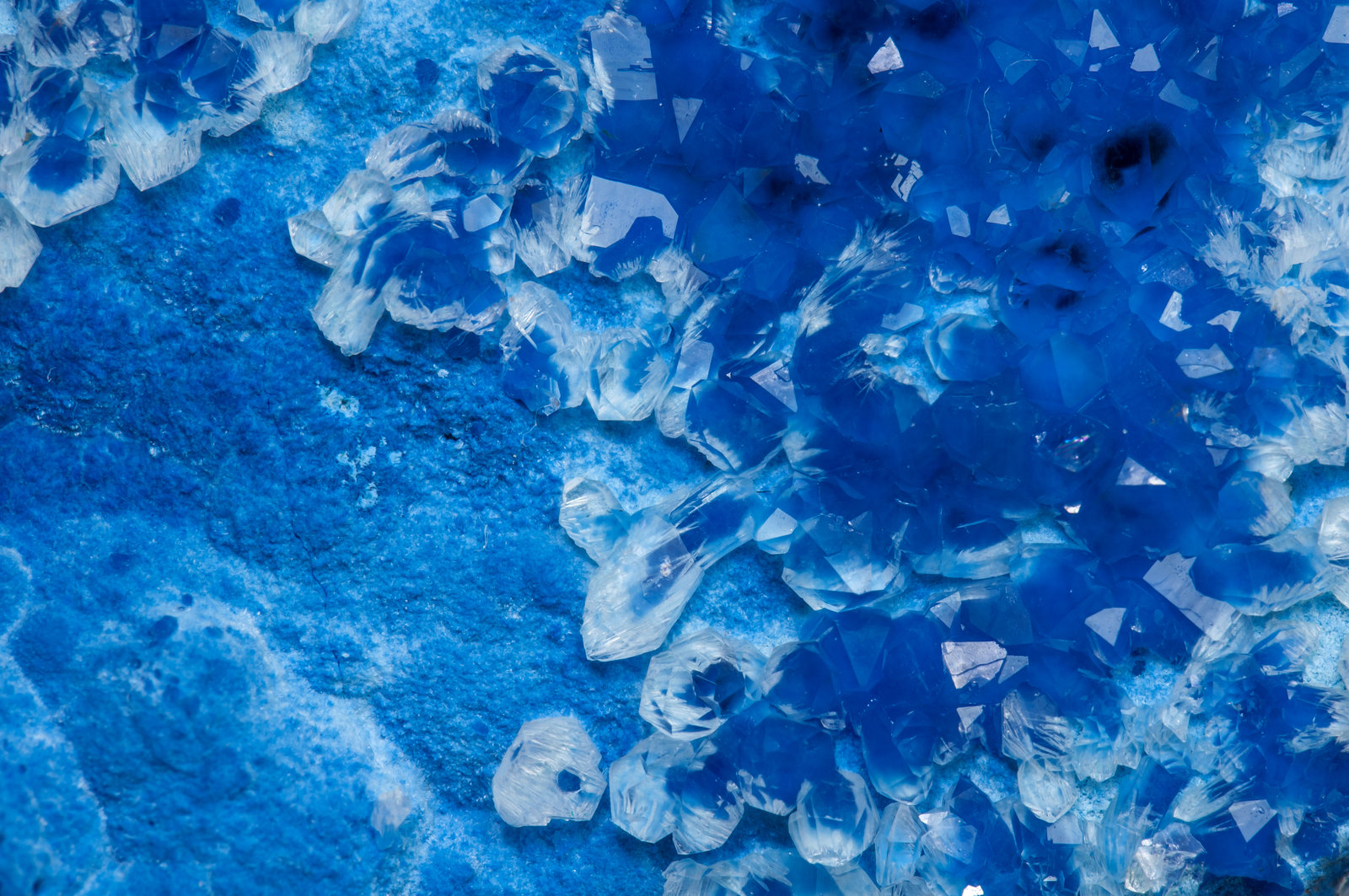 specimens/s_imagesAL2/Shattuckite-TV52AL2d2.jpg
