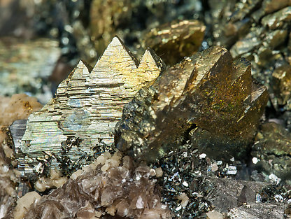 Arsenopyrite-Marcasite with Arsenopyrite and Siderite. 