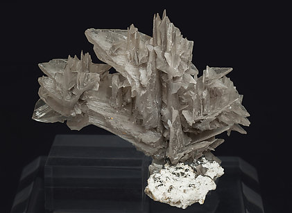 Twinned Cerussite. Front