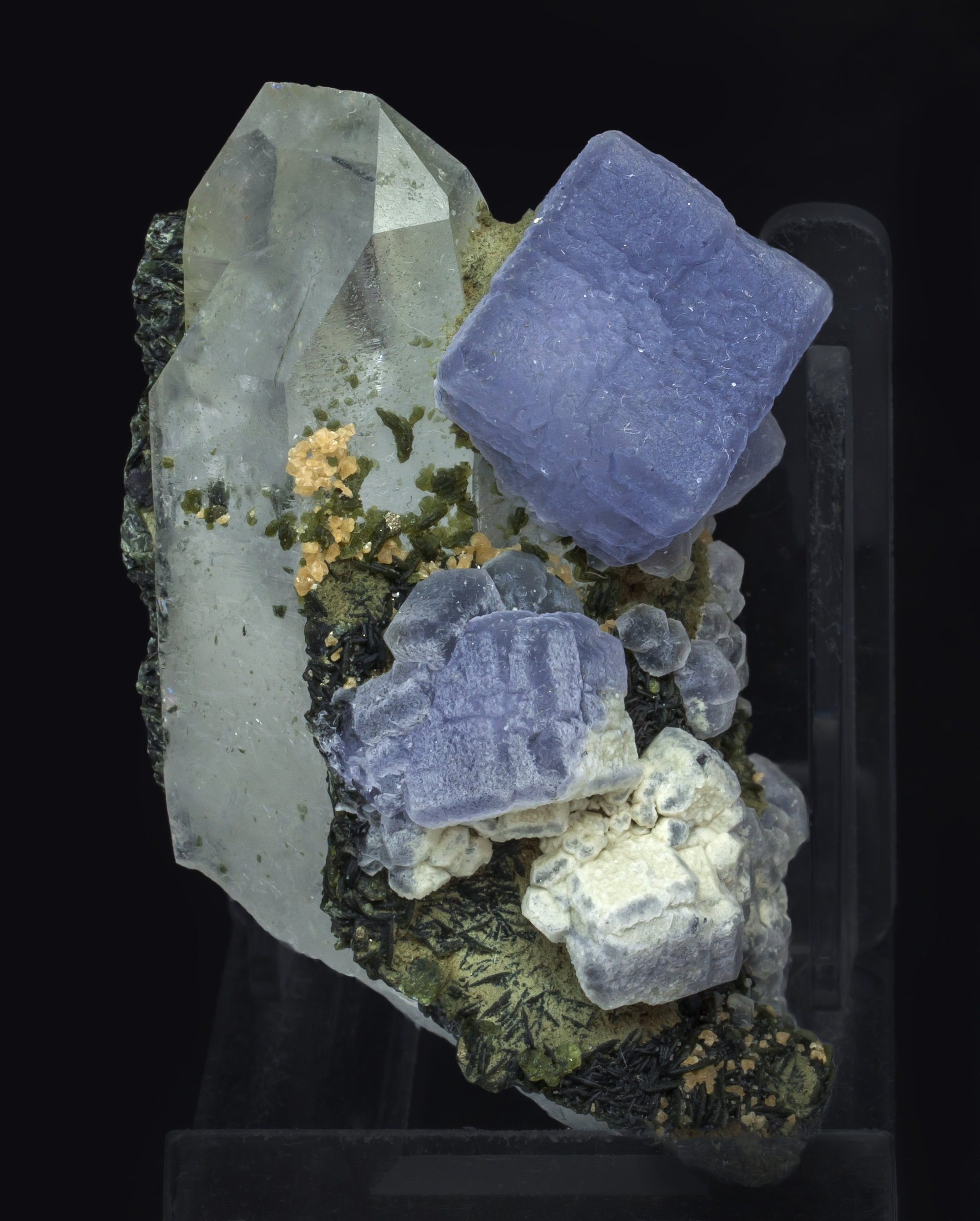 specimens/s_imagesAL3/Fluorite-MC27AL3f.jpg