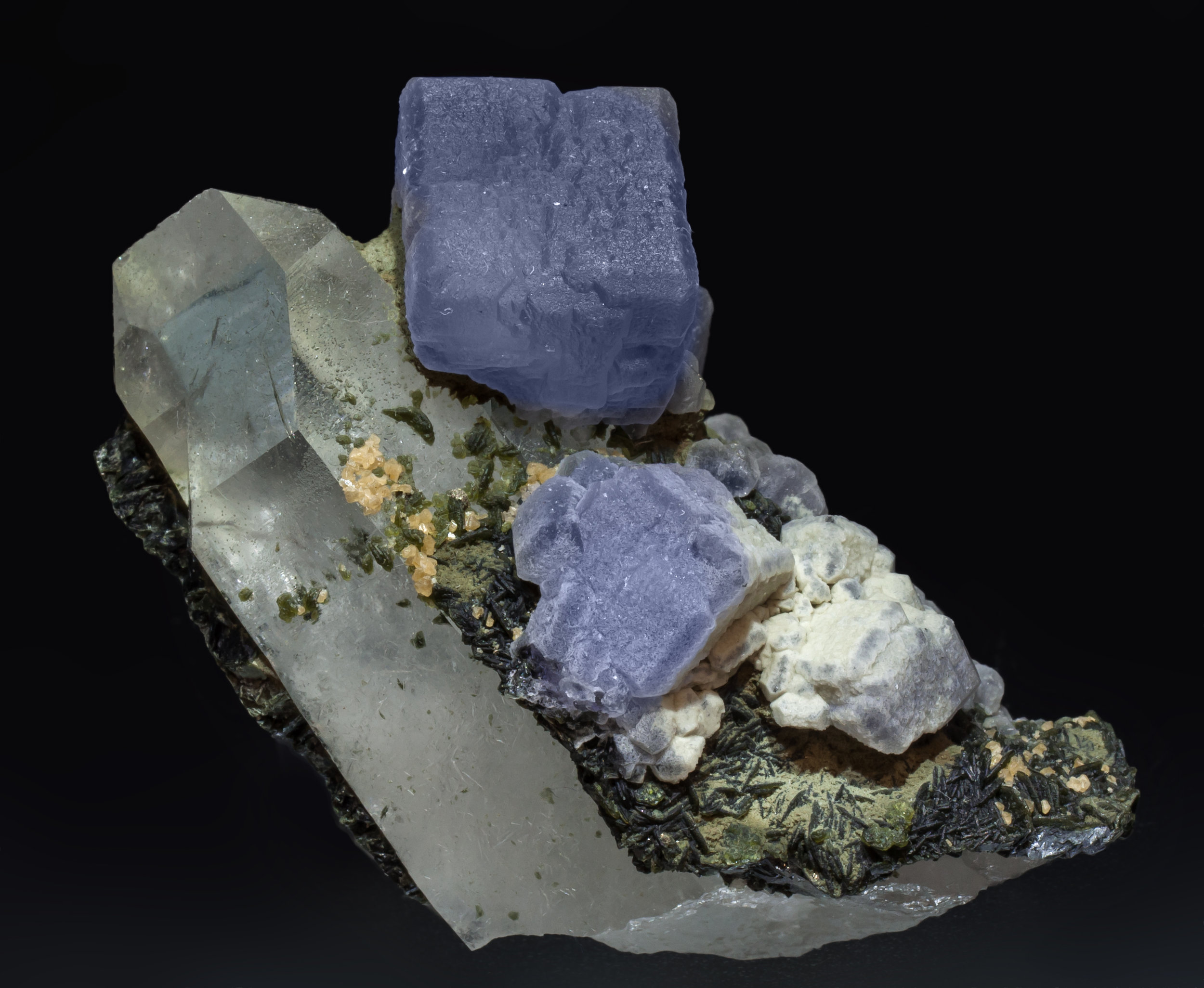 specimens/s_imagesAL3/Fluorite-MC27AL3s2.jpg