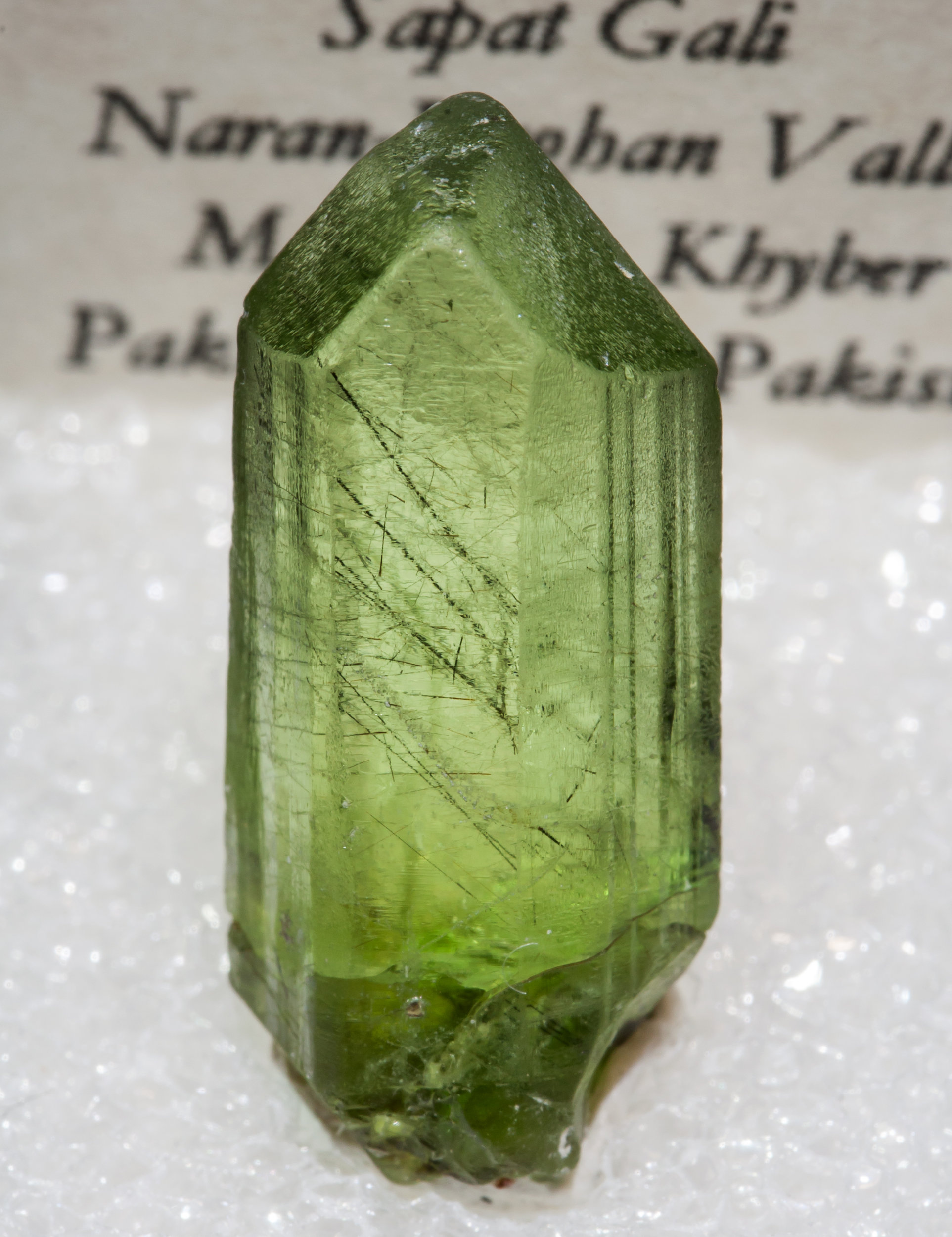 specimens/s_imagesAL3/Forsterite-TG87AL3f2.jpg