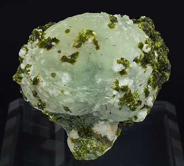 Prehnite with Epidote. Side