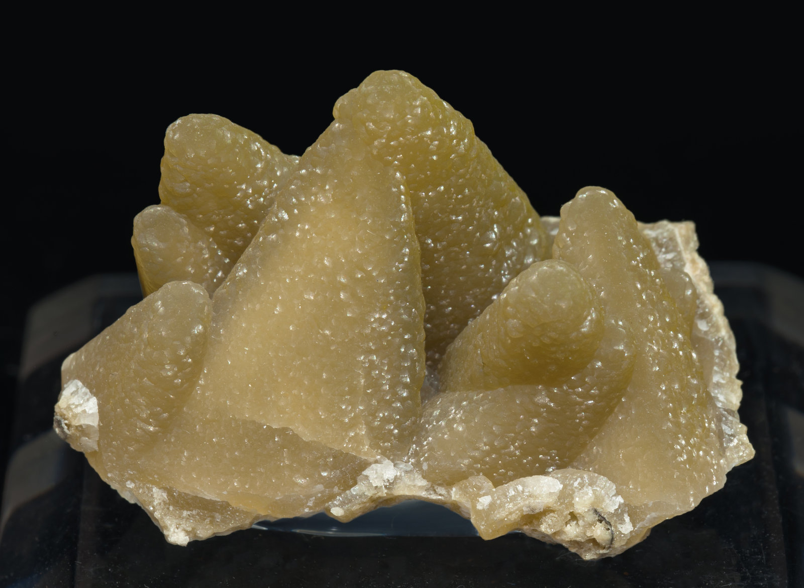 specimens/s_imagesAL4/Smithsonite-TZ260AL4f.jpg