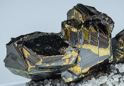 Sphalerite with Chalcopyrite, Boulangerite, Calcite and Quartz. 