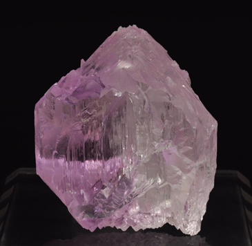 Spodumene (variety kunzite). Side