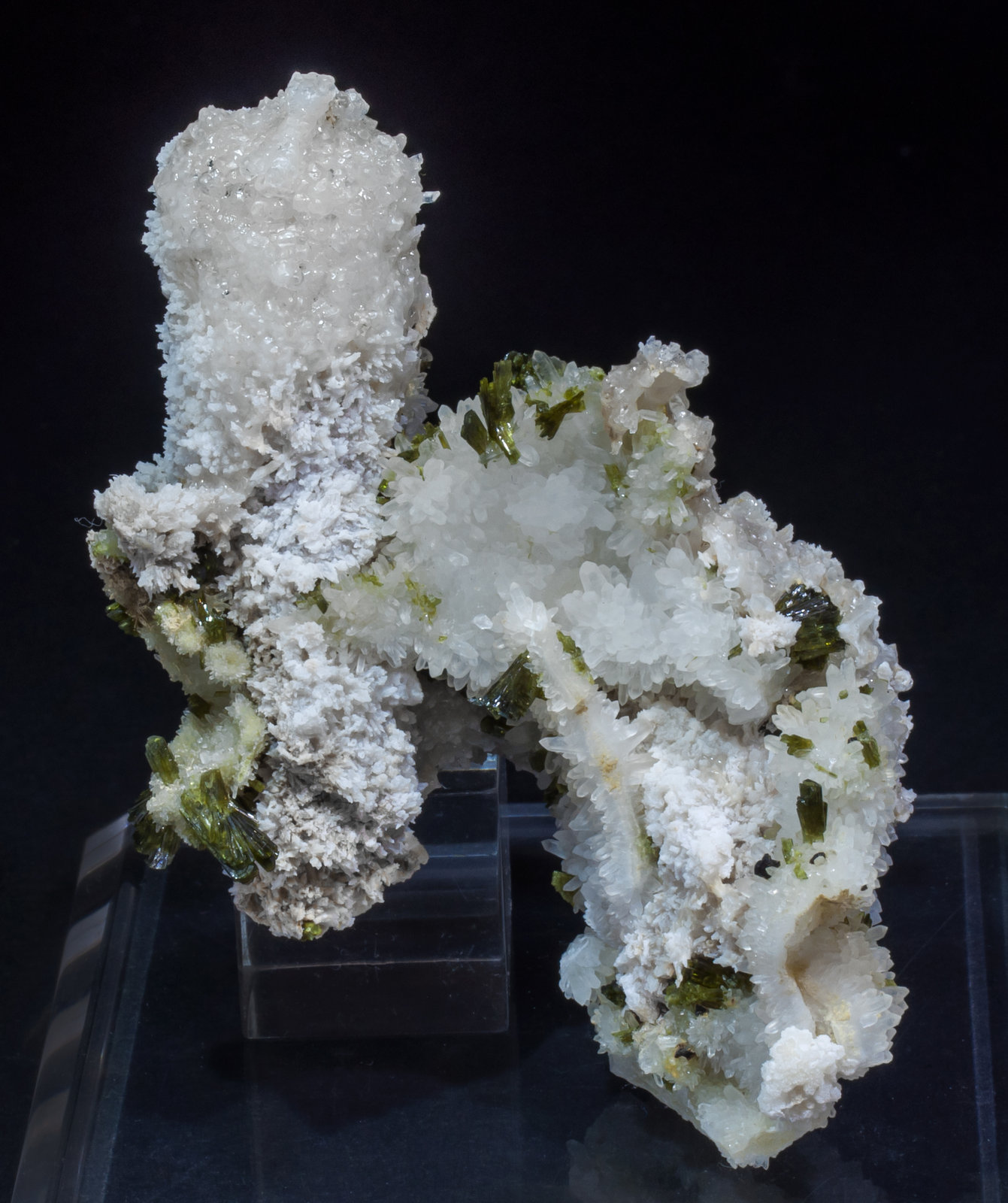 specimens/s_imagesAL5/Calcite-MH10AL5f.jpg