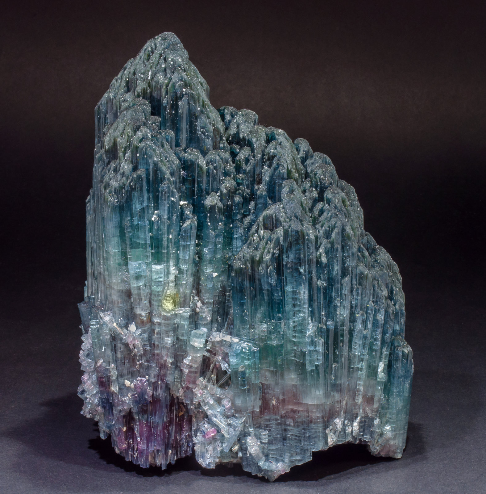 specimens/s_imagesAL5/Elbaite-TH97AL5f.jpg