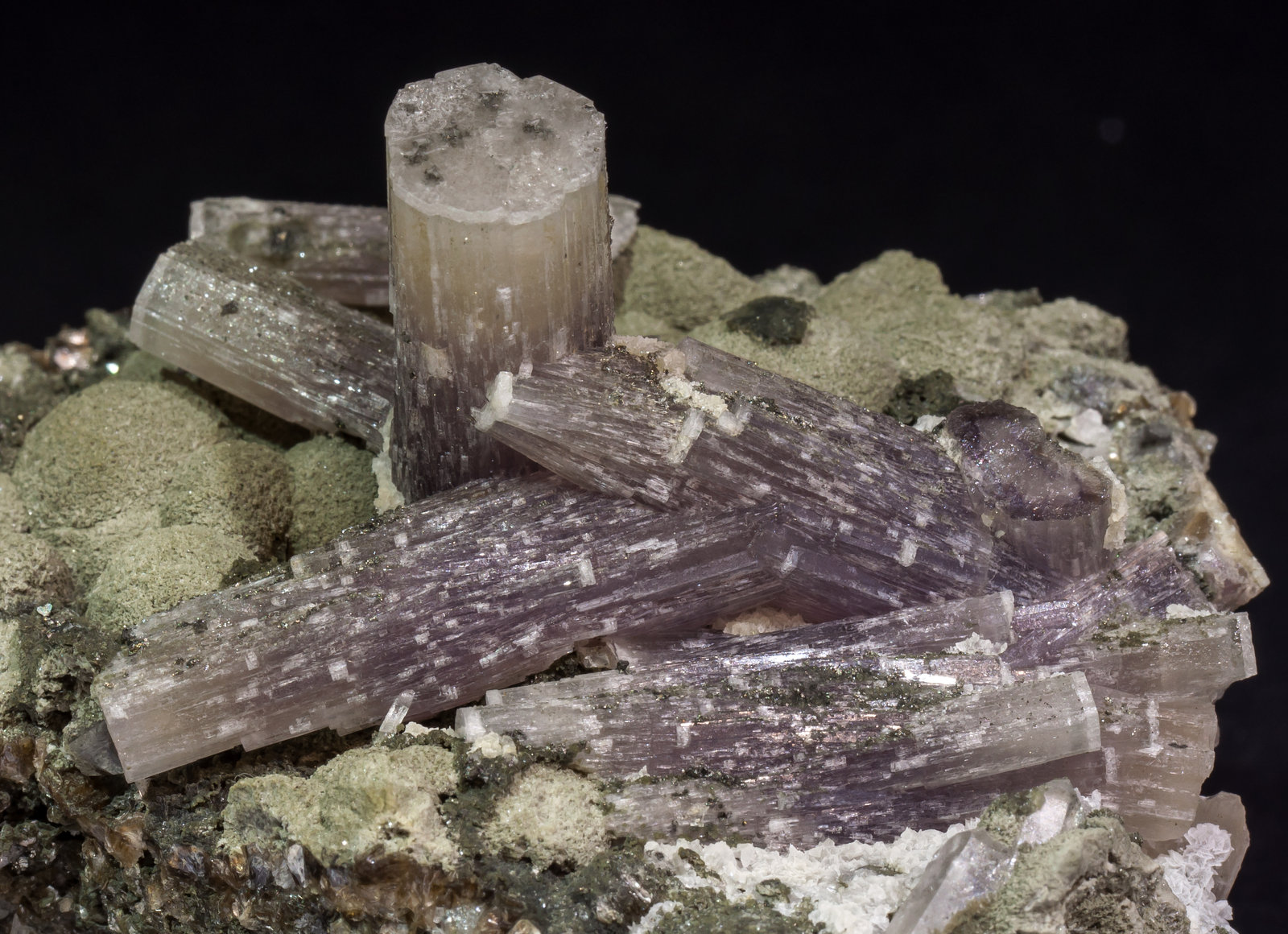 specimens/s_imagesAL5/Fluorapatite-ND28AL5d.jpg