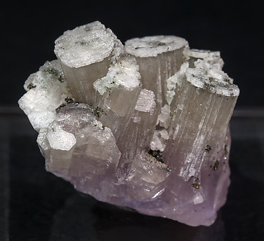 Fluorapatite with Chlorite. Rear