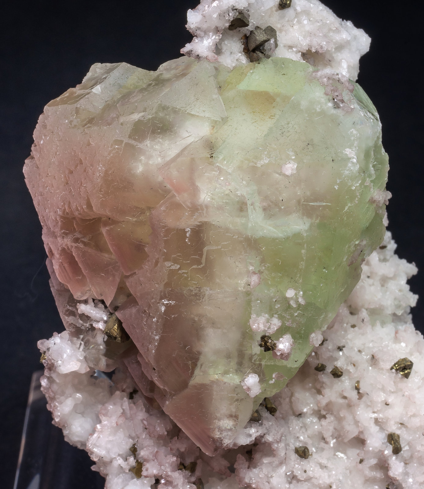 specimens/s_imagesAL5/Fluorite-TB1AL5d.jpg