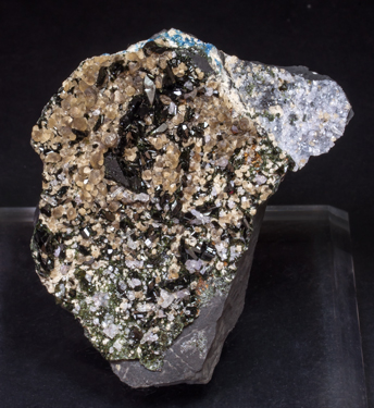 Kulanite with Fluorapatite, Siderite and Quartz. Side