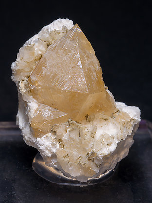 Powellite with Stilbite-Ca. 