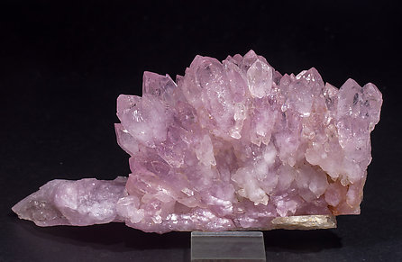 Quartz (variety rose quartz). Rear