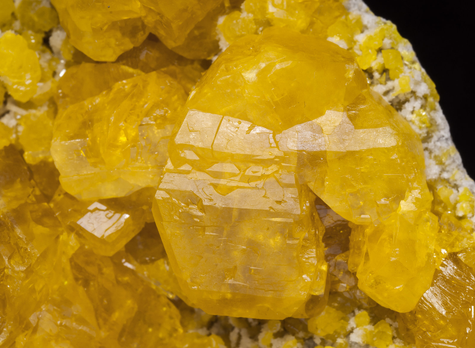 specimens/s_imagesAL5/Sulfur-TG67AL5d.jpg