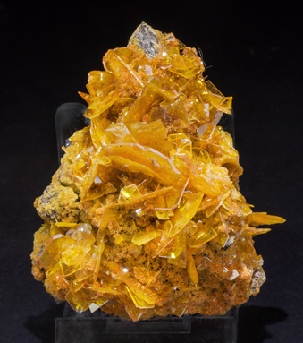 Wulfenite with Mimetite. Side