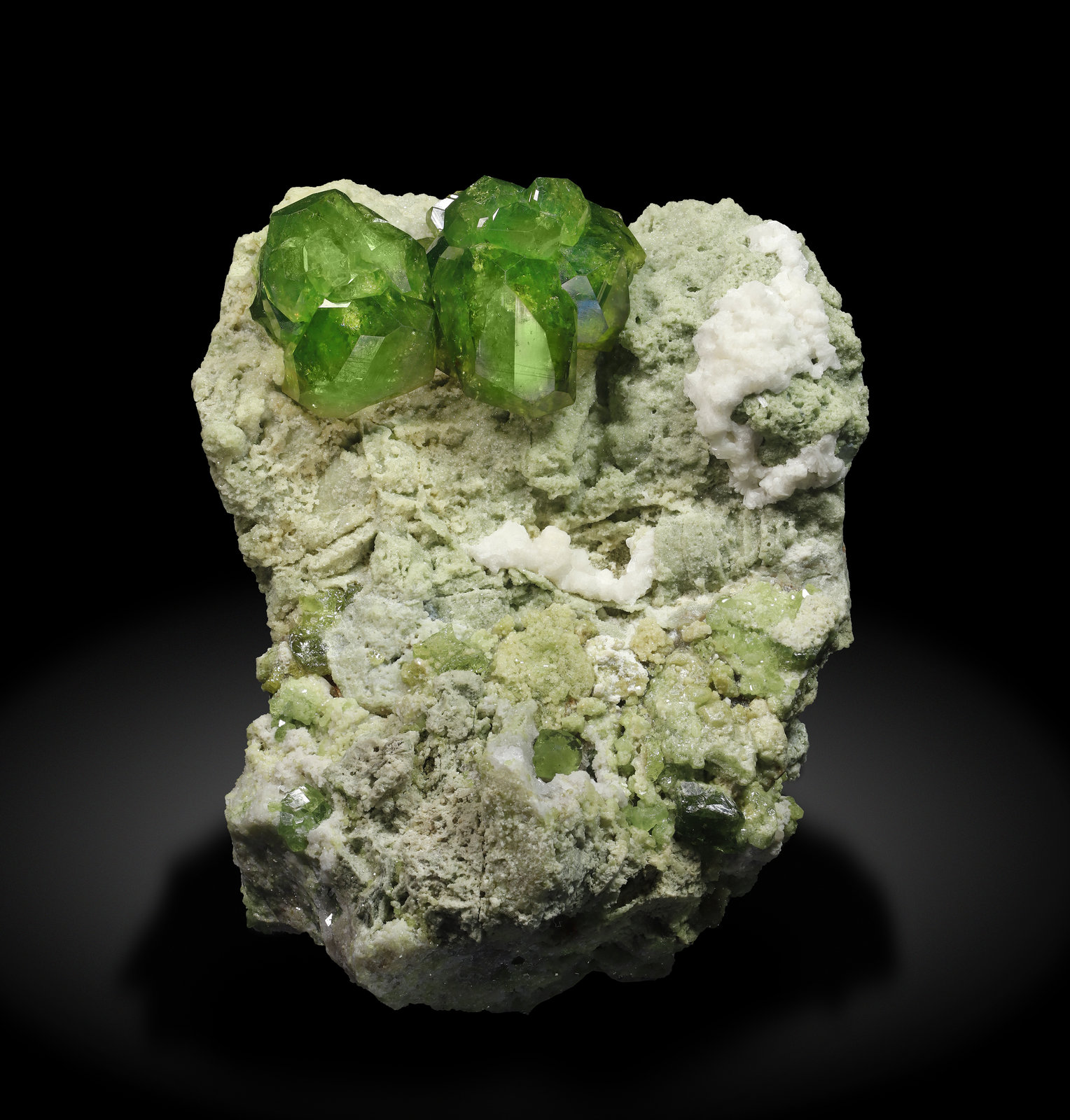 specimens/s_imagesAL7/Andradite_demantoid-MA27AL7_0806_f.jpg