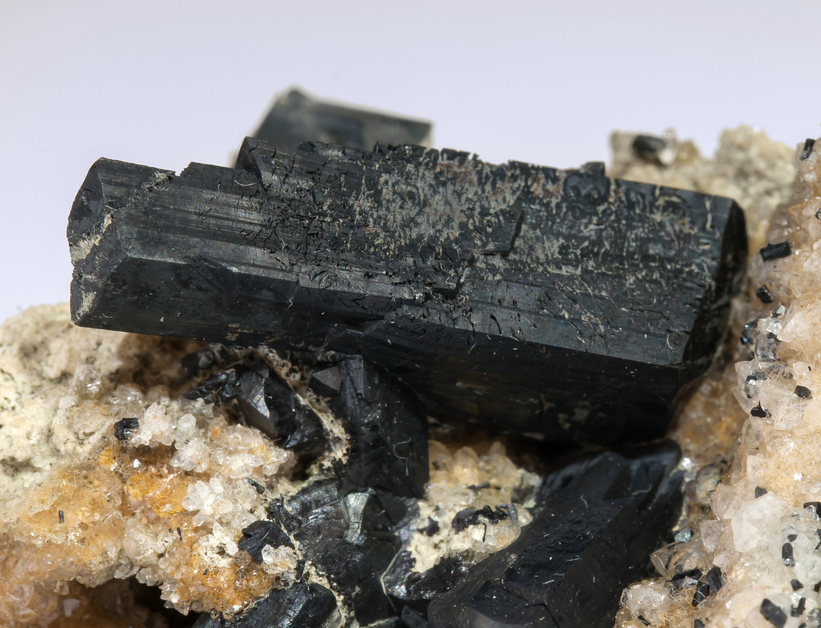 specimens/s_imagesAL7/Ilvaite-EH48AL7d.jpg
