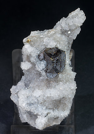 Sphalerite with Quartz. Front