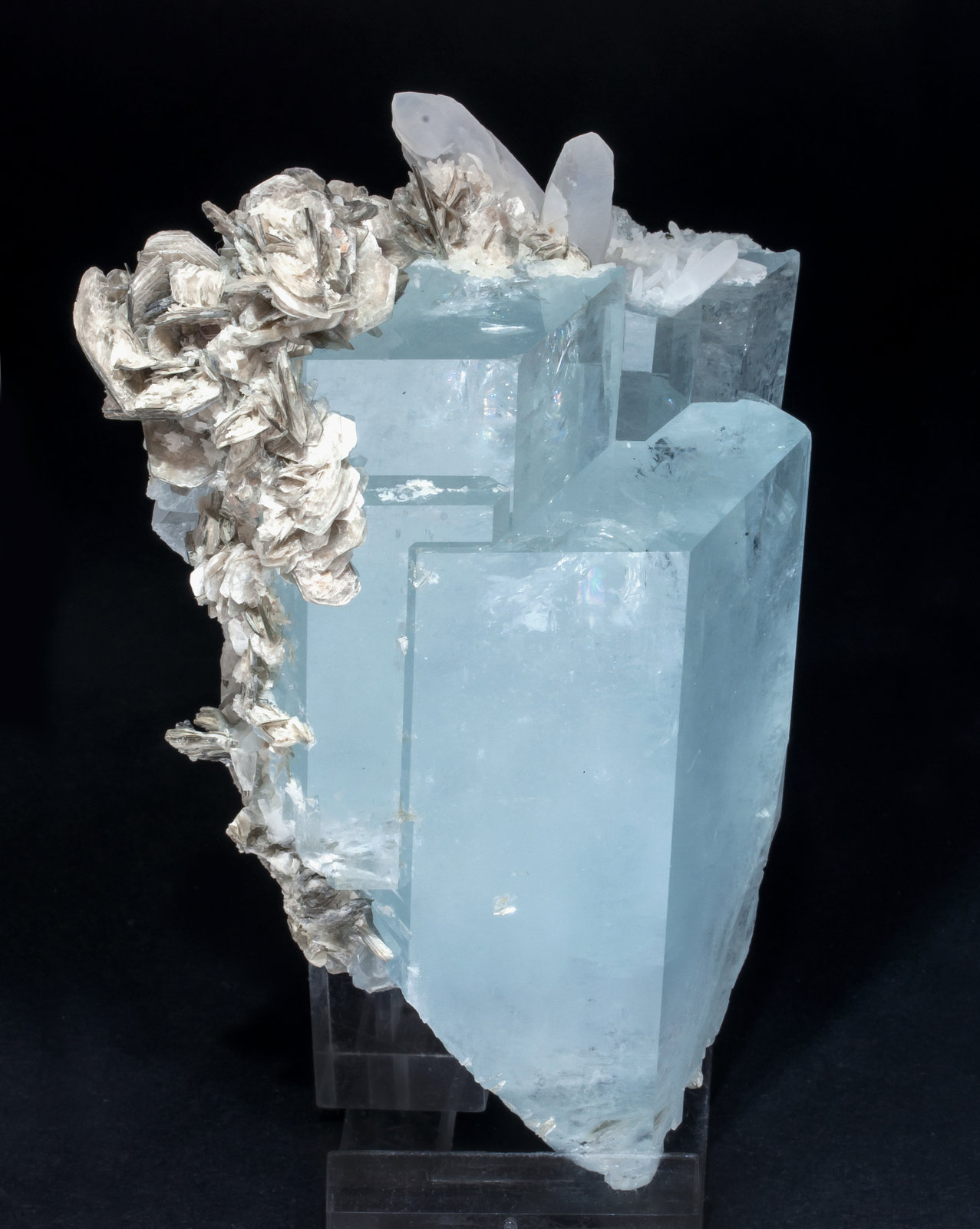 specimens/s_imagesAL8/Beryl_aquamarine-EA26AL8s1.jpg