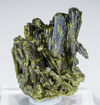 Epidote. Rear