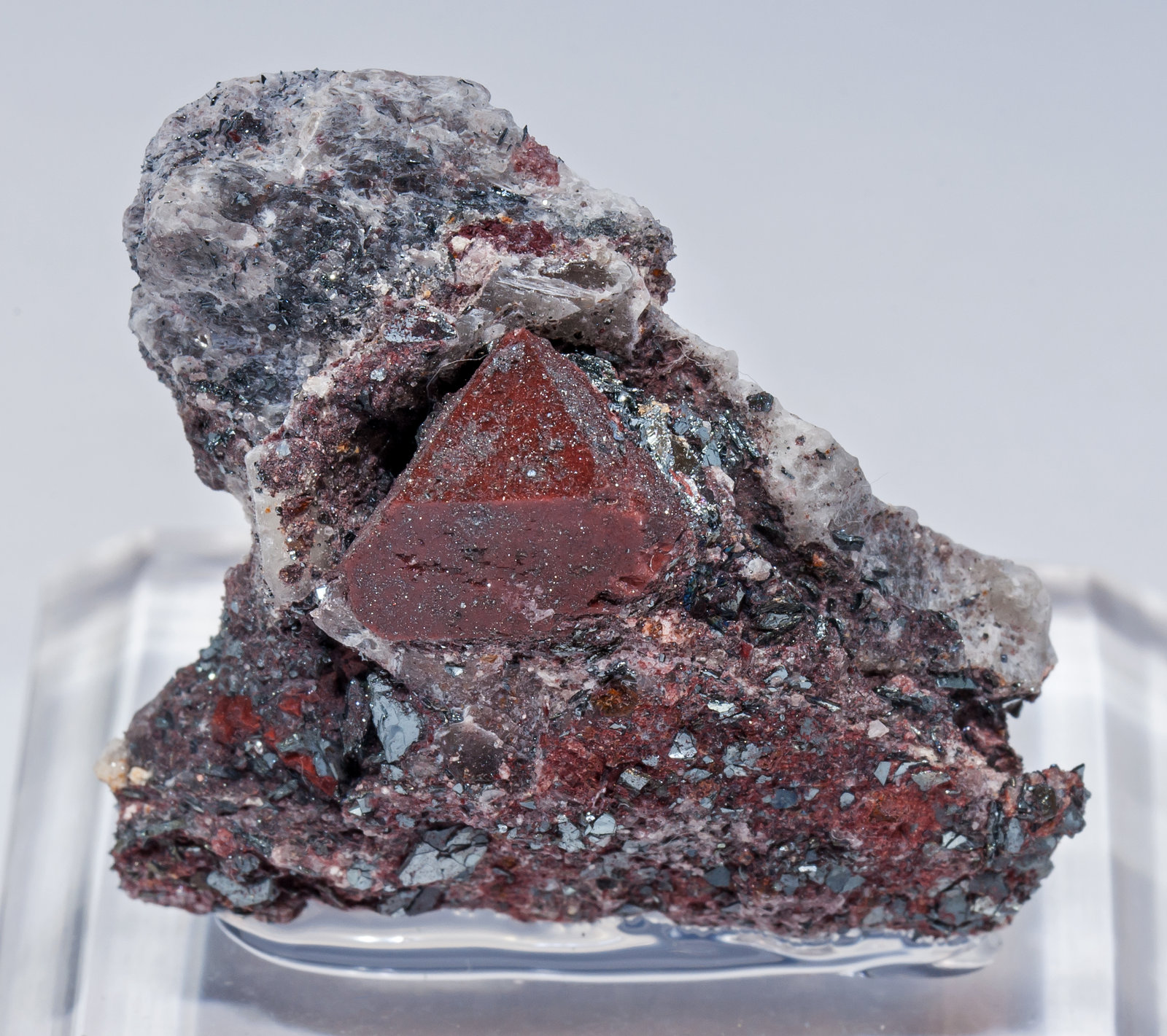 specimens/s_imagesAL8/Zunyite-MK97AL8f.jpg