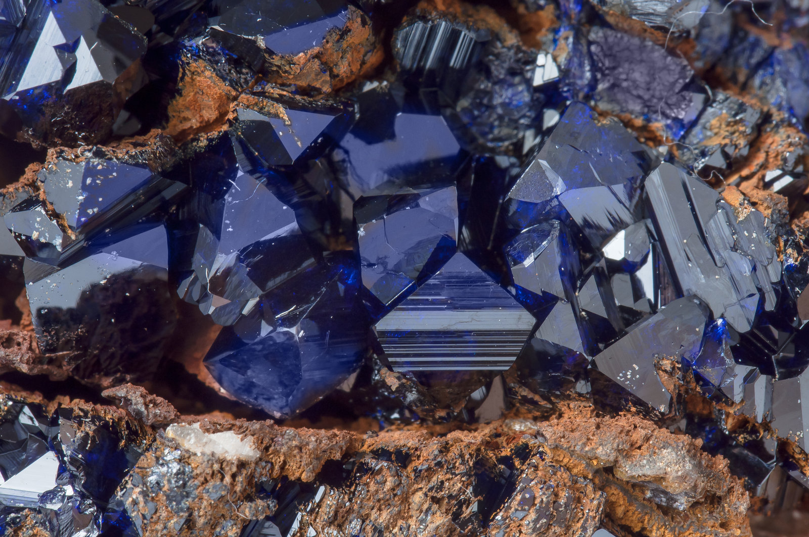 specimens/s_imagesAL9/Azurite-ET99AL9d.jpg