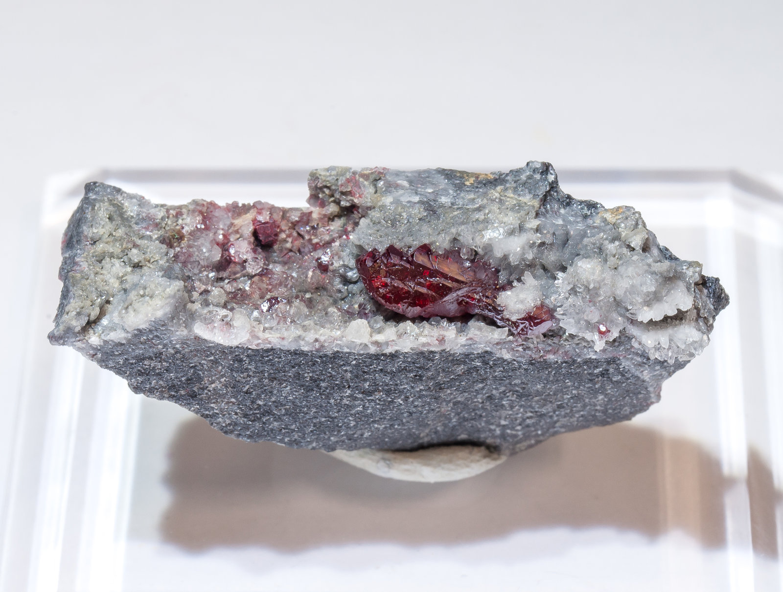 specimens/s_imagesAL9/Cinnabar-NA96AL9f.jpg