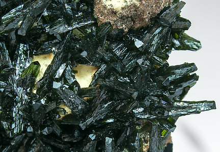 Olivenite. 